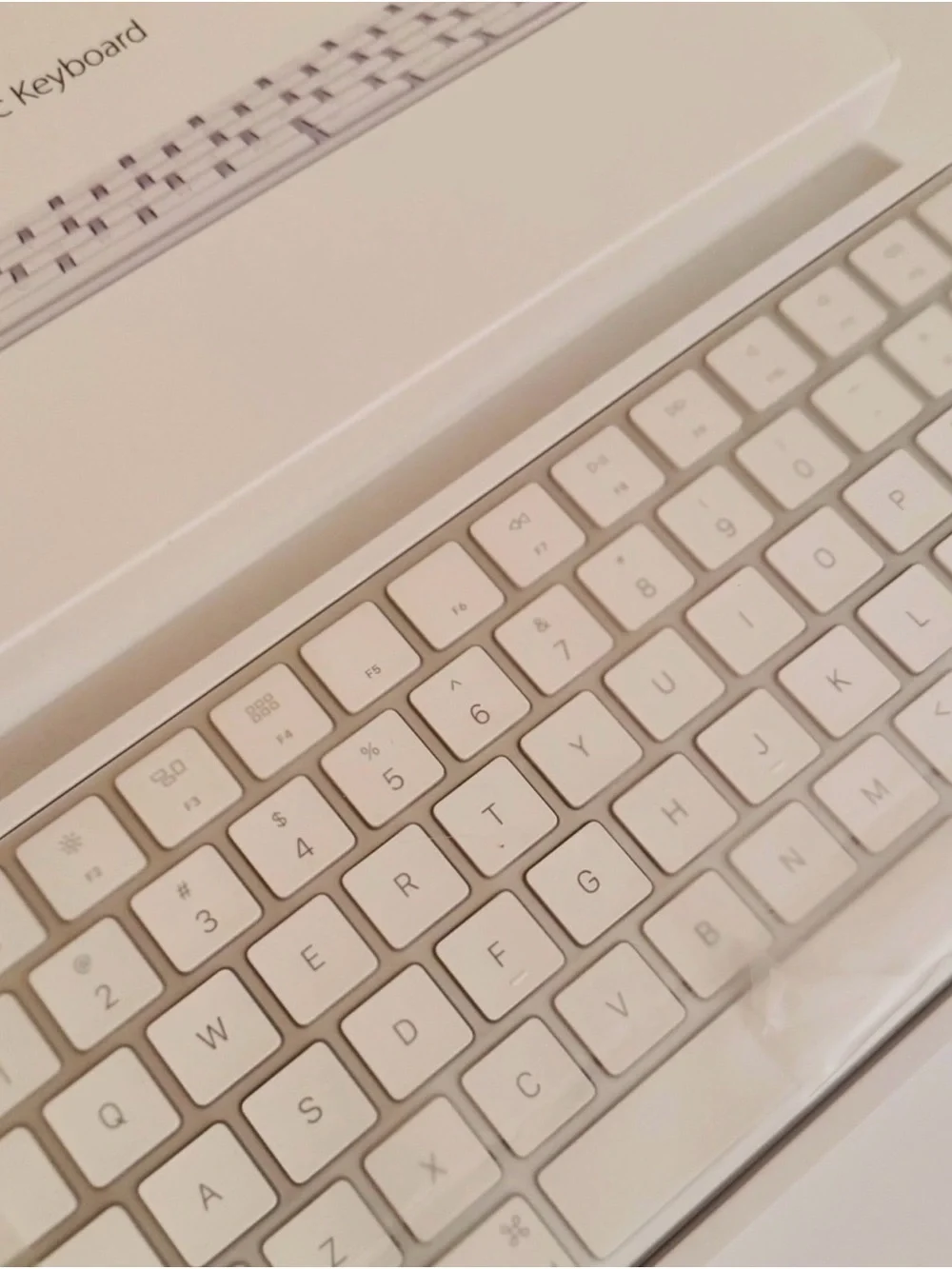 Apple Magic Keyboard, White, MacBook Compatible